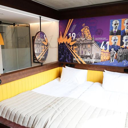 !Fest Hotel Rynok Square Lviv Luaran gambar