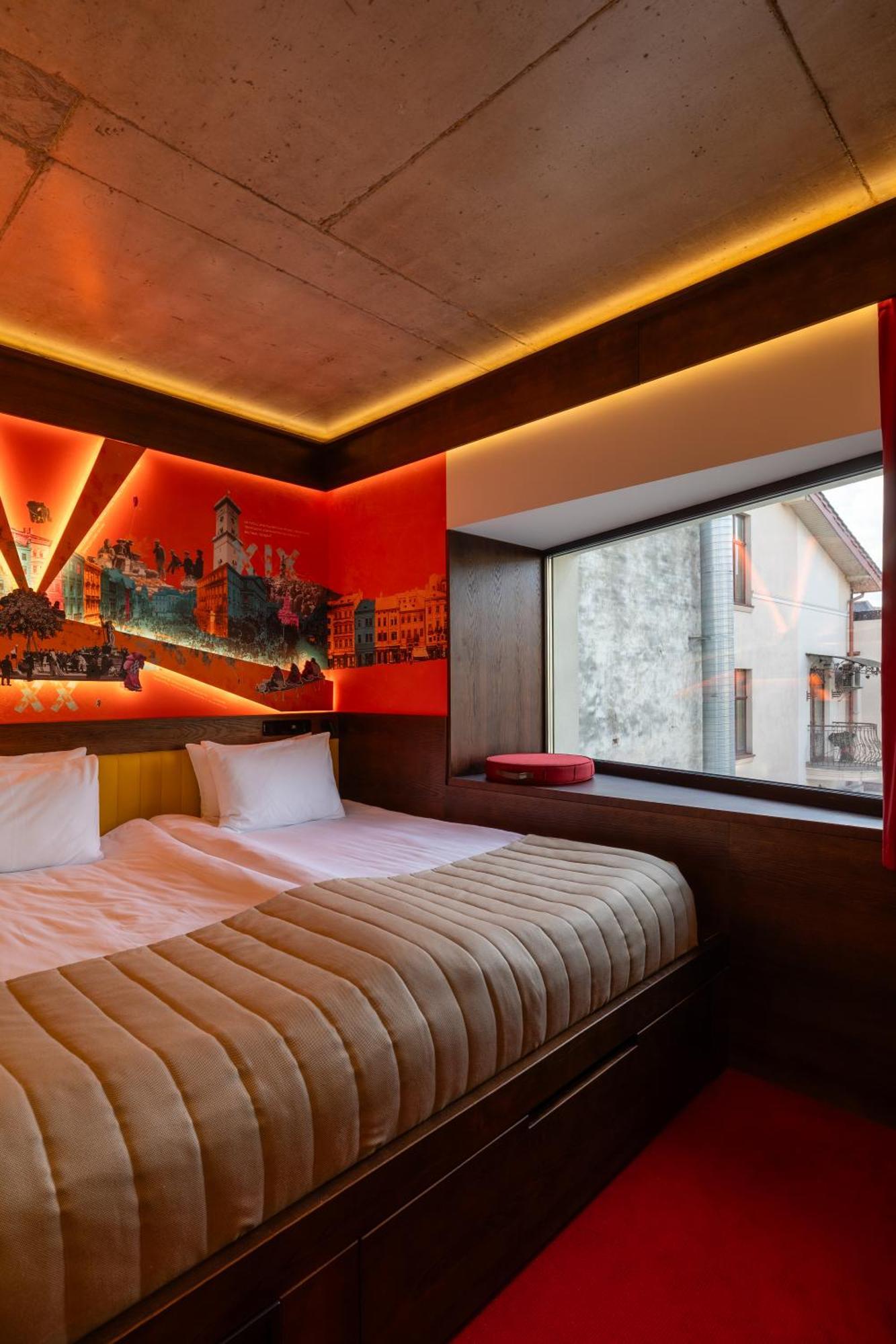!Fest Hotel Rynok Square Lviv Luaran gambar