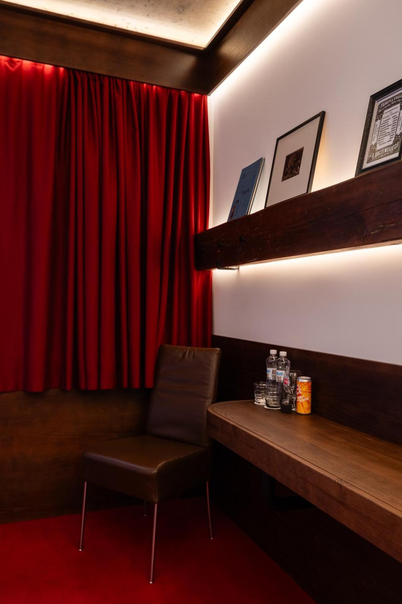 !Fest Hotel Rynok Square Lviv Luaran gambar