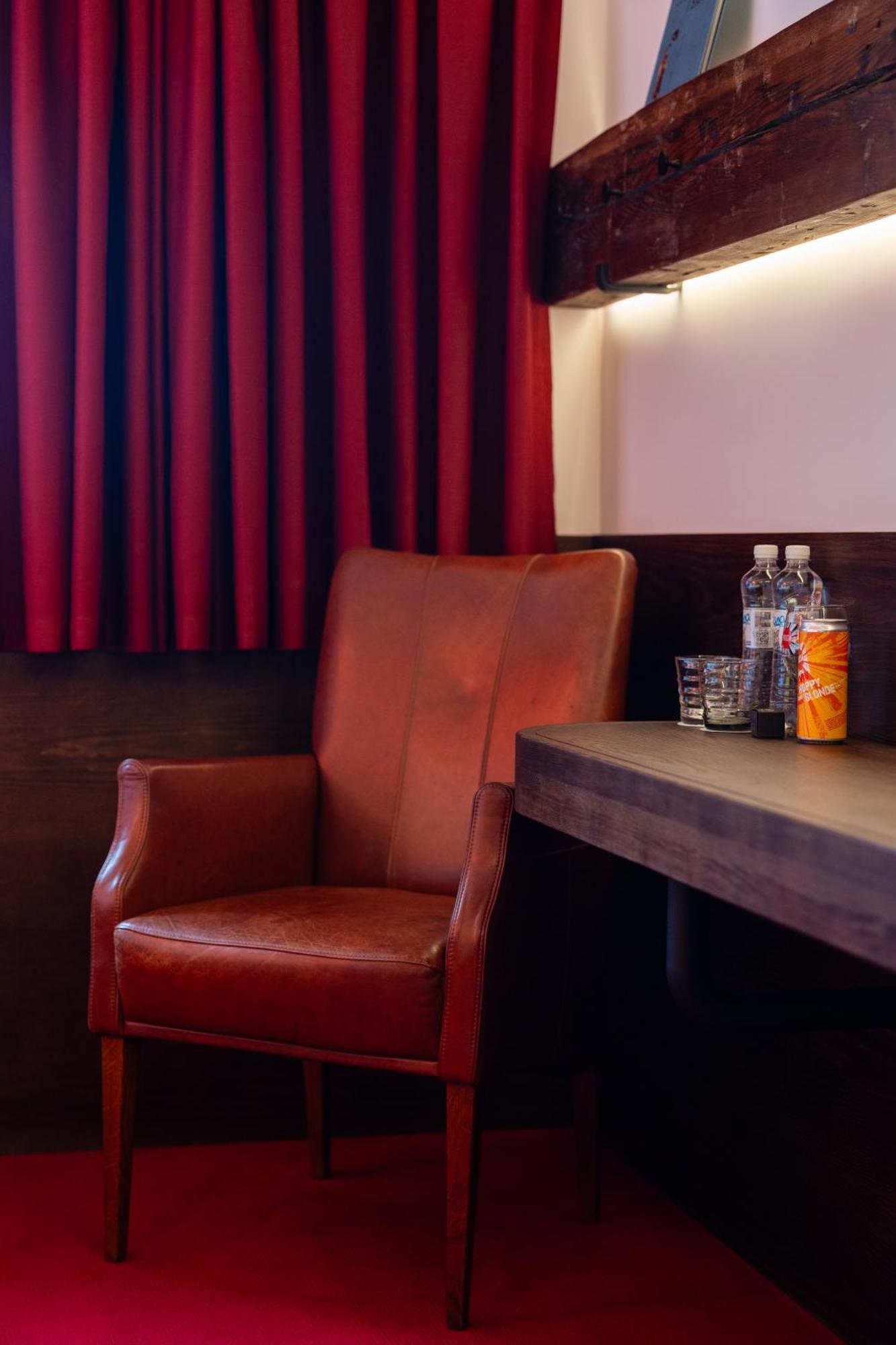 !Fest Hotel Rynok Square Lviv Luaran gambar
