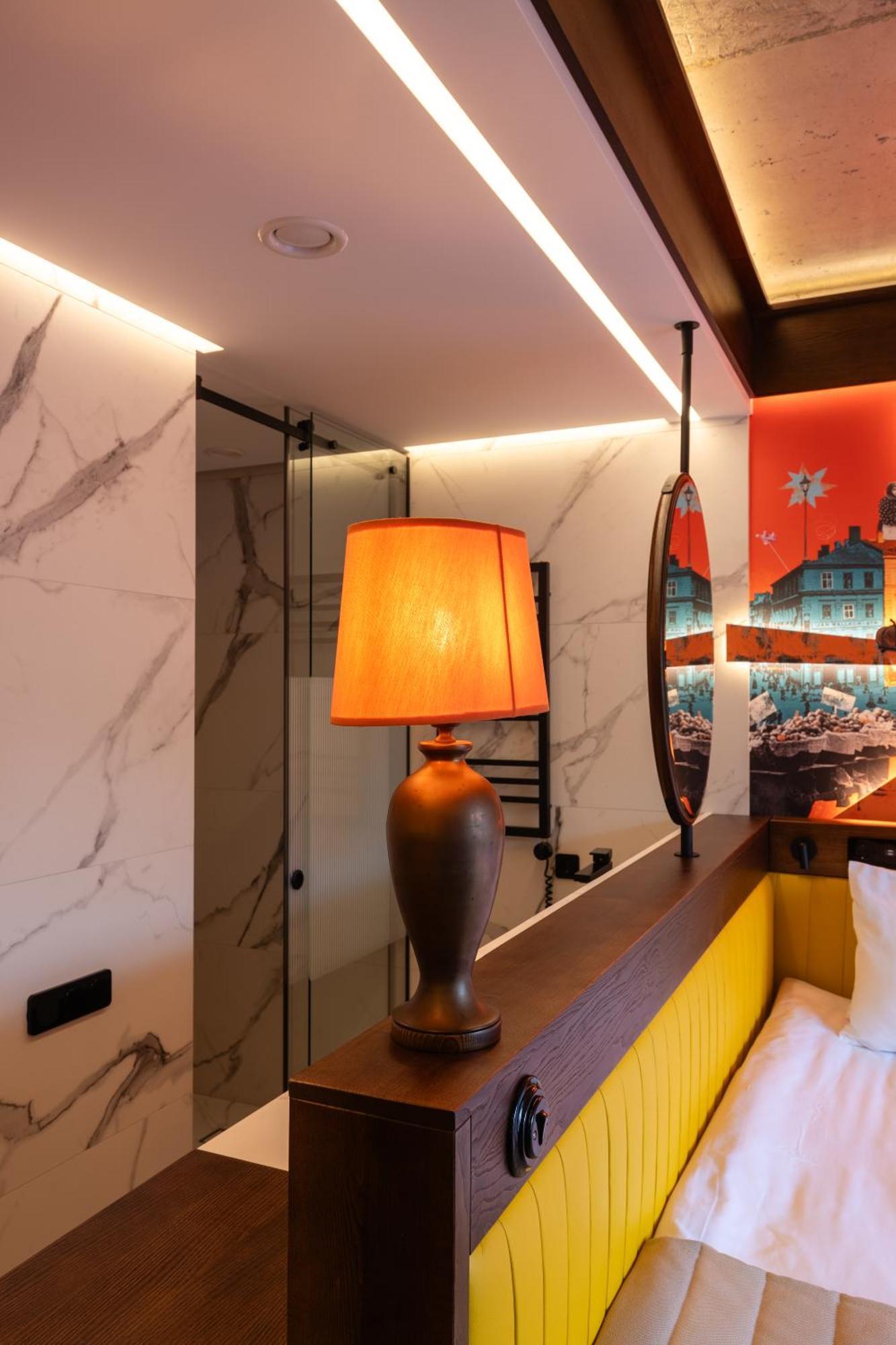 !Fest Hotel Rynok Square Lviv Luaran gambar