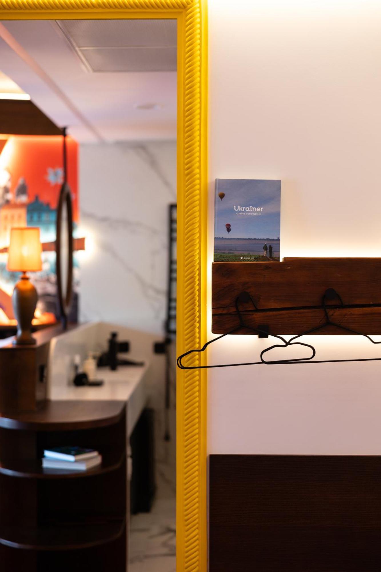 !Fest Hotel Rynok Square Lviv Luaran gambar