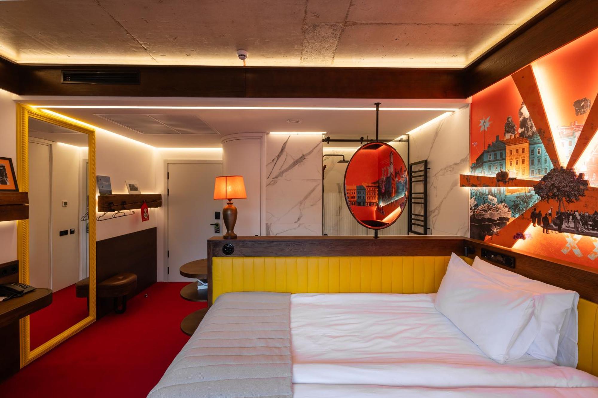 !Fest Hotel Rynok Square Lviv Luaran gambar