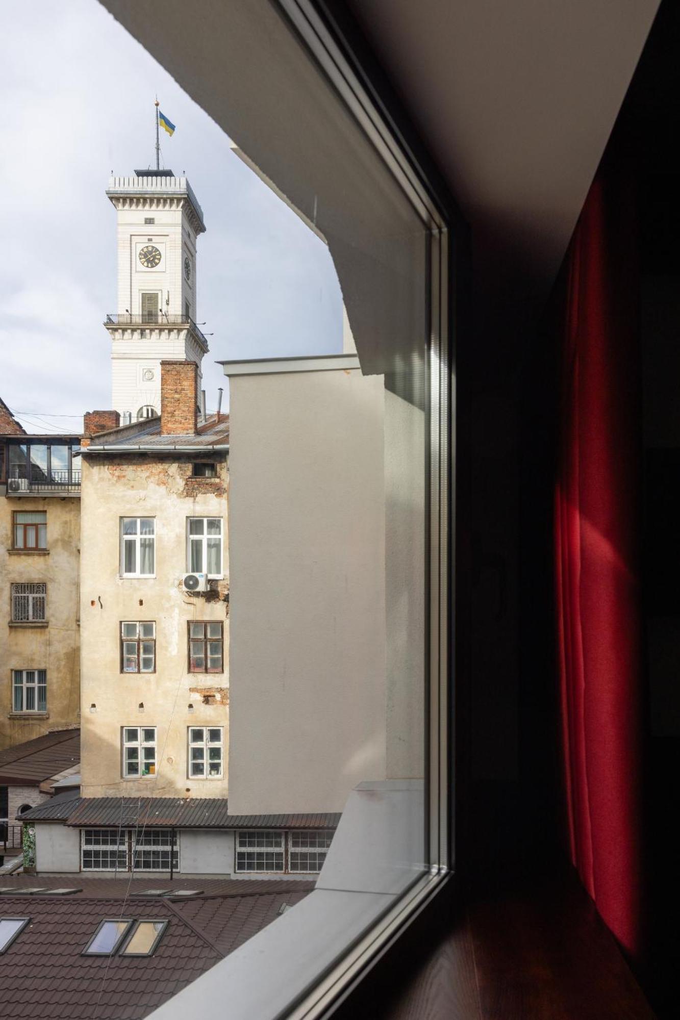 !Fest Hotel Rynok Square Lviv Luaran gambar