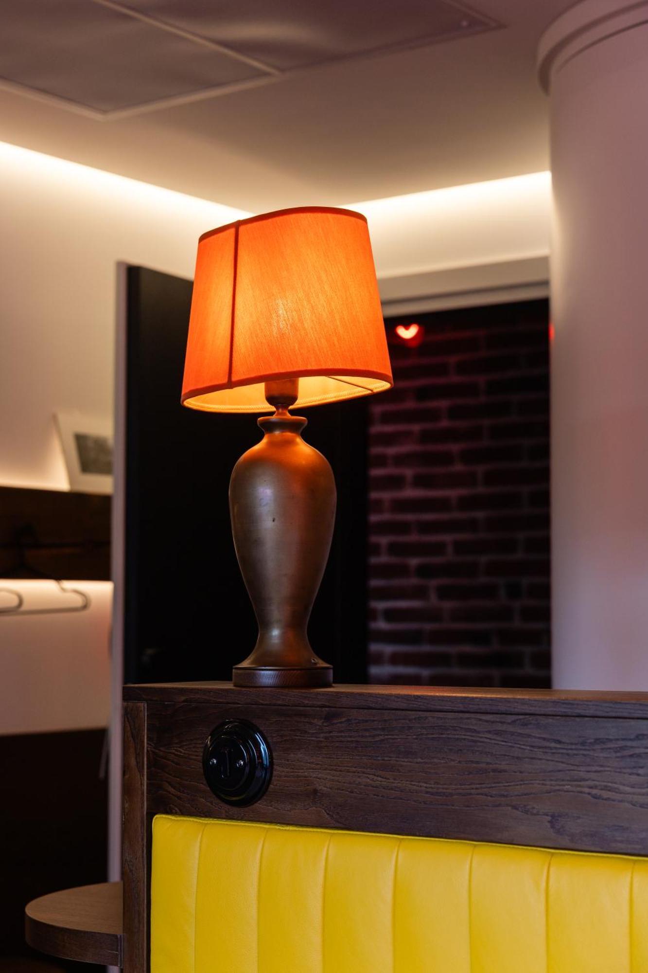 !Fest Hotel Rynok Square Lviv Luaran gambar