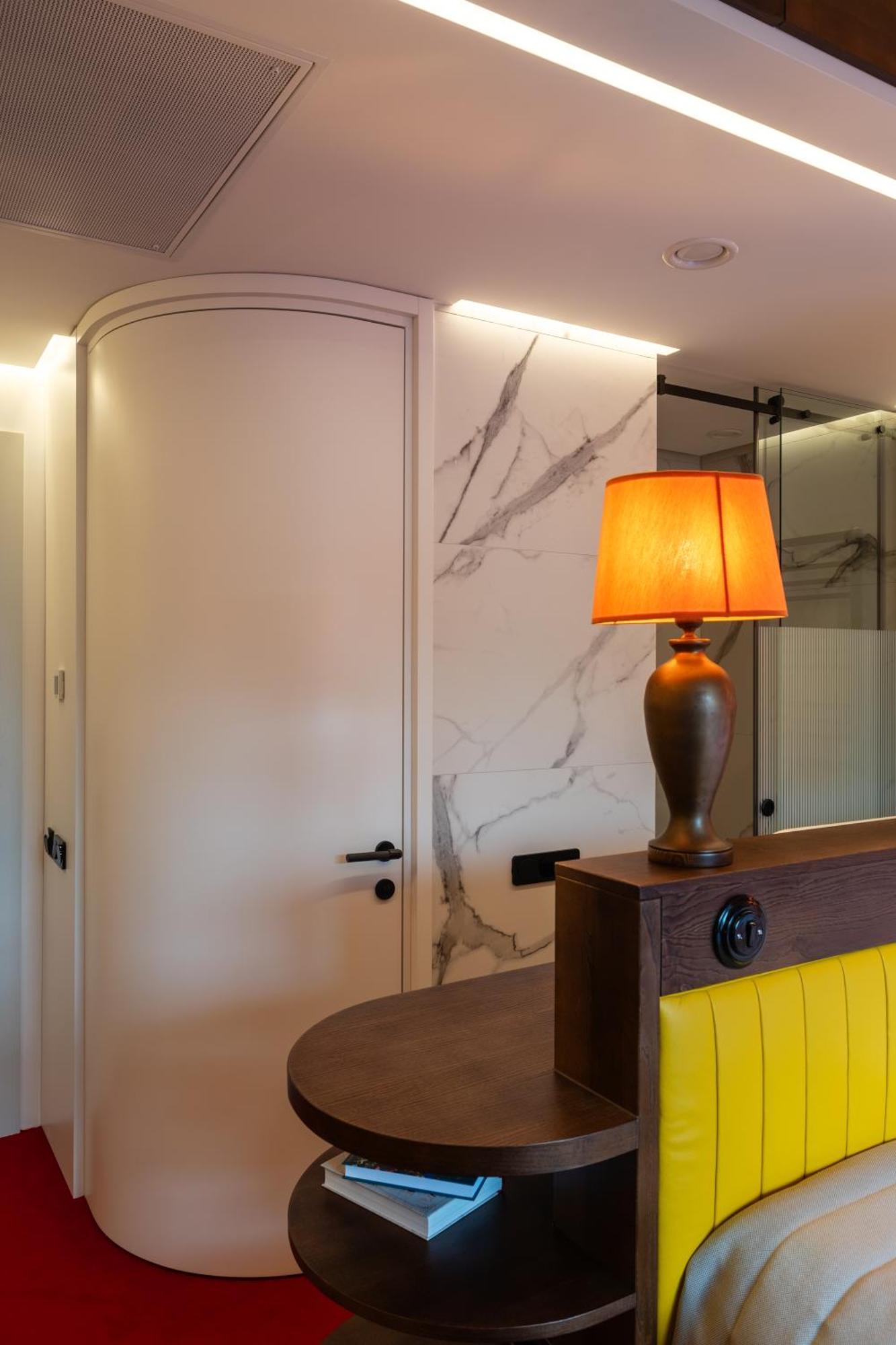 !Fest Hotel Rynok Square Lviv Luaran gambar