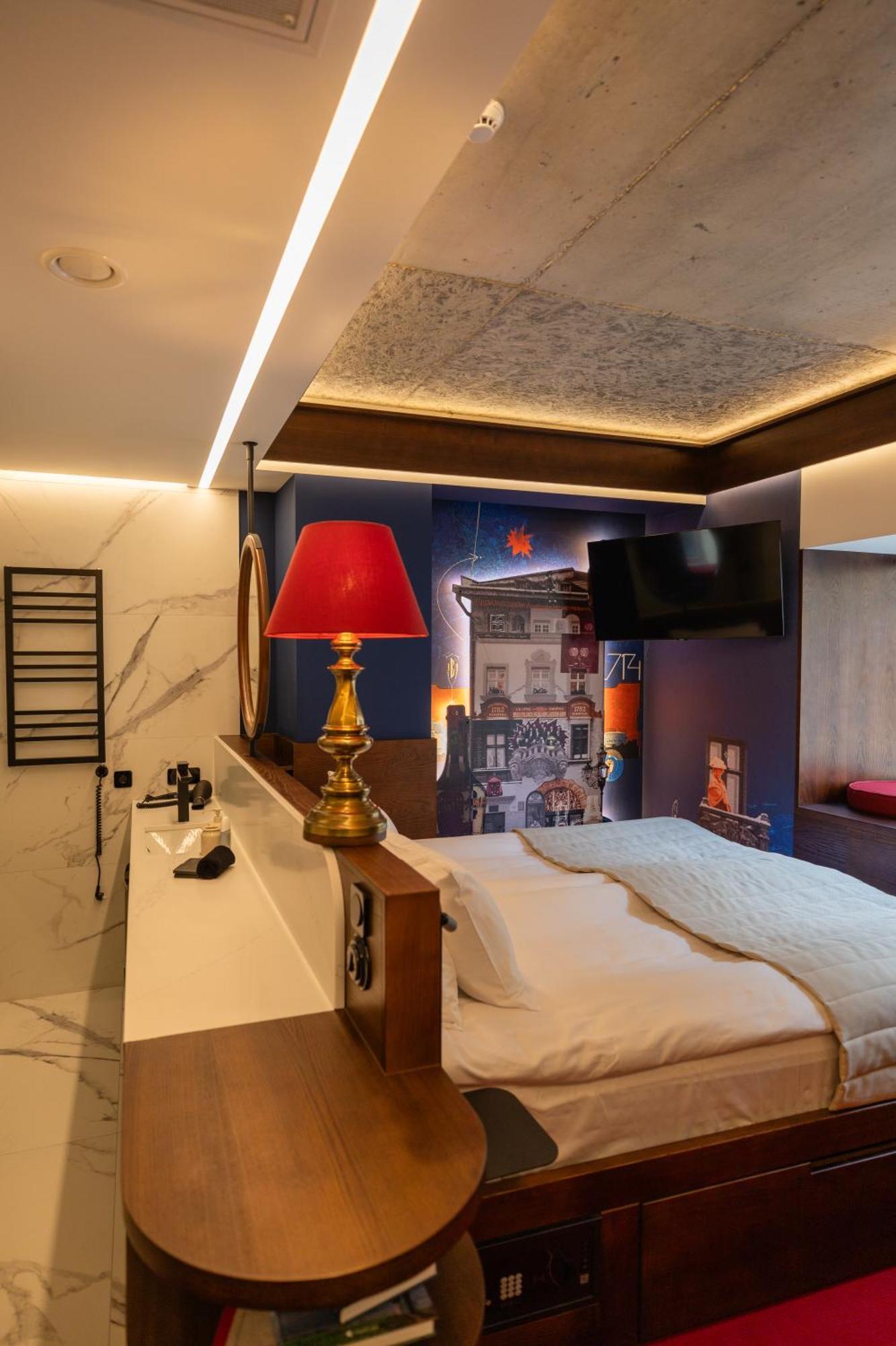 !Fest Hotel Rynok Square Lviv Luaran gambar