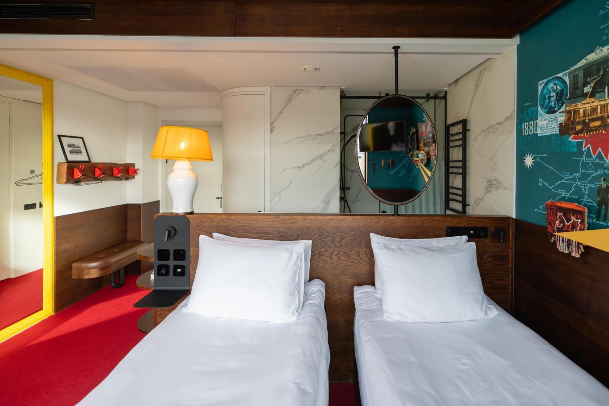 !Fest Hotel Rynok Square Lviv Luaran gambar