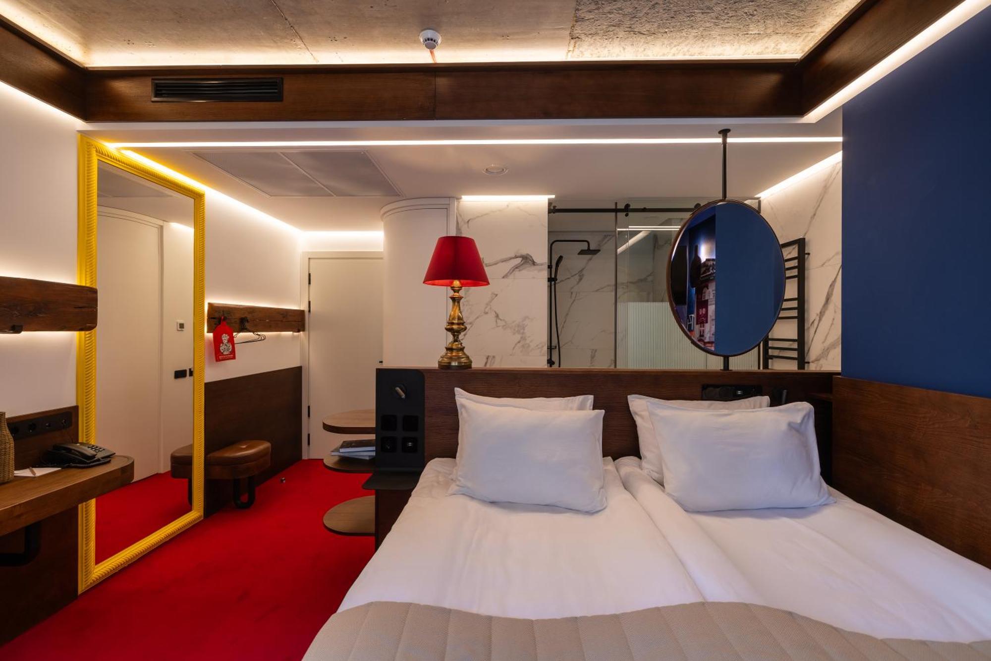 !Fest Hotel Rynok Square Lviv Luaran gambar