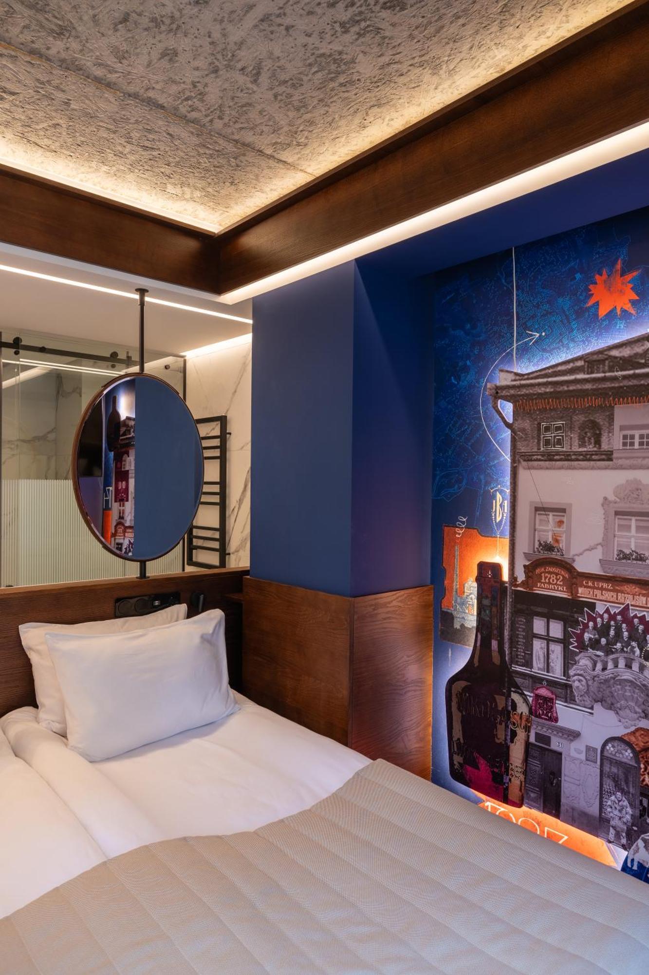 !Fest Hotel Rynok Square Lviv Luaran gambar