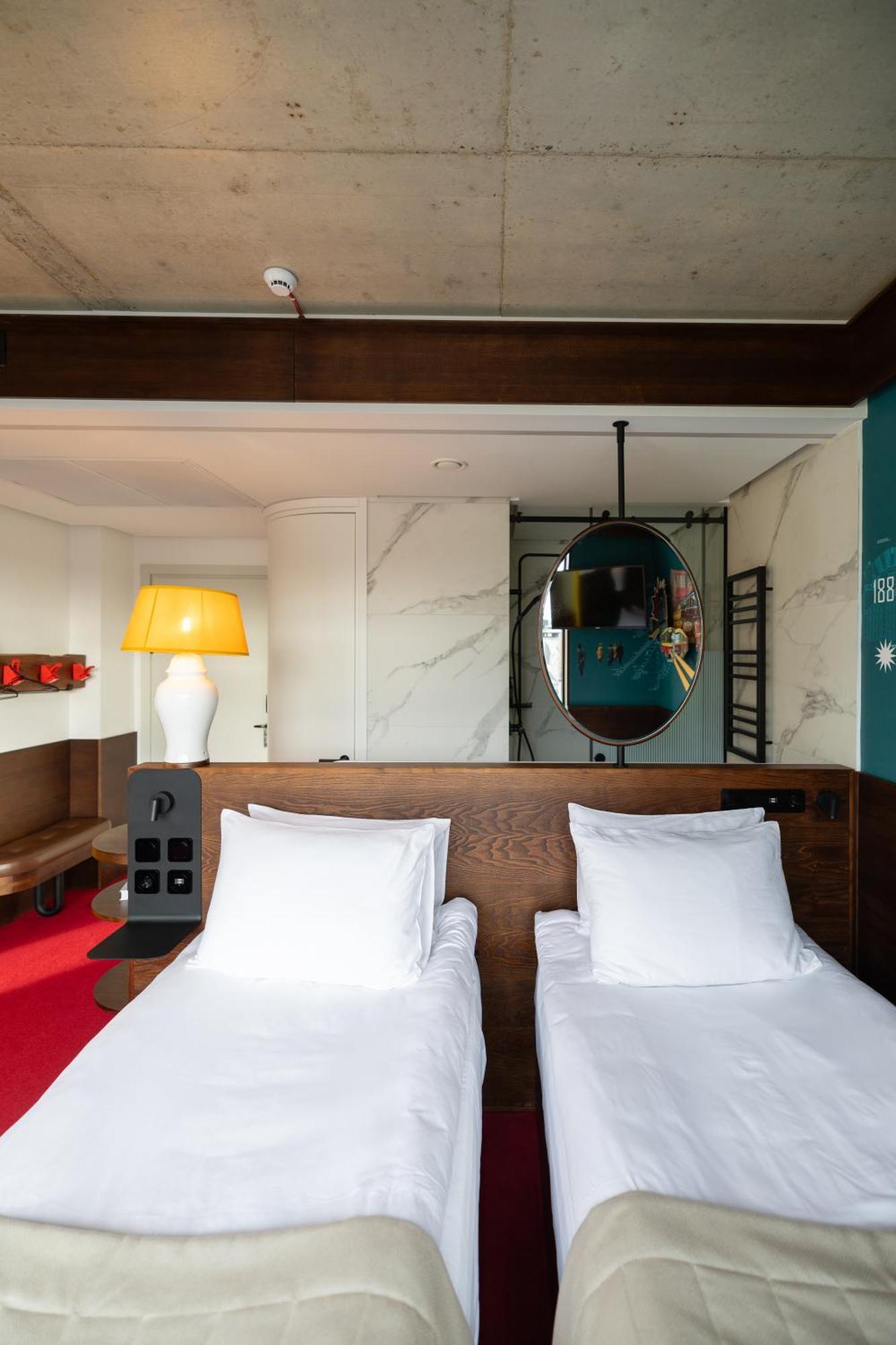 !Fest Hotel Rynok Square Lviv Luaran gambar