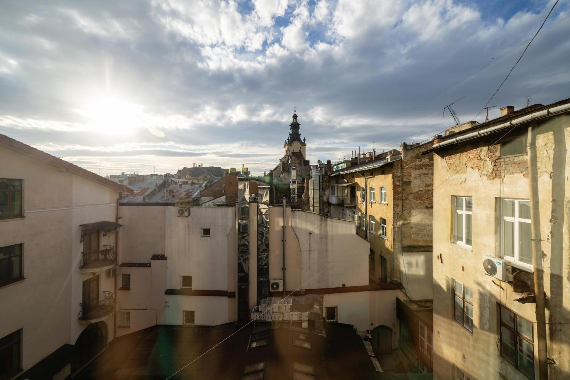!Fest Hotel Rynok Square Lviv Luaran gambar
